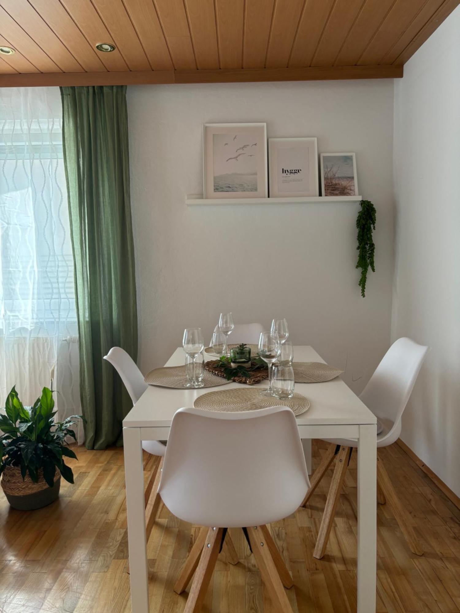Wohnung See- Und Bergnaehe Gmunden Room photo