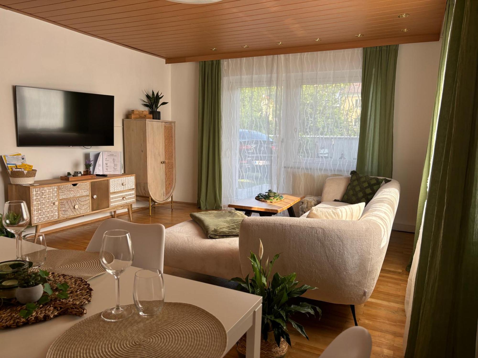 Wohnung See- Und Bergnaehe Gmunden Room photo